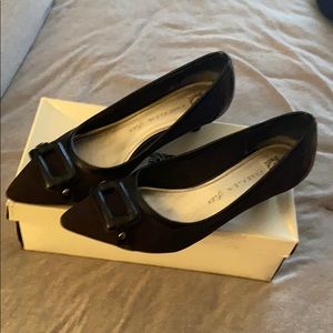 Low heel dress shoes